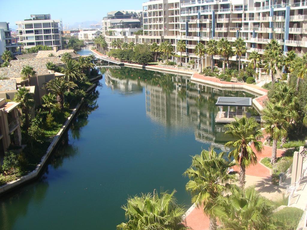 202 Kylemore A Waterfront Marina Cape Town Bilik gambar